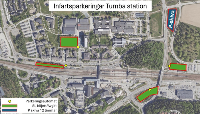 Flygfoto över centrala Tumba. Infartsparkeringarna är utmarkerade. 